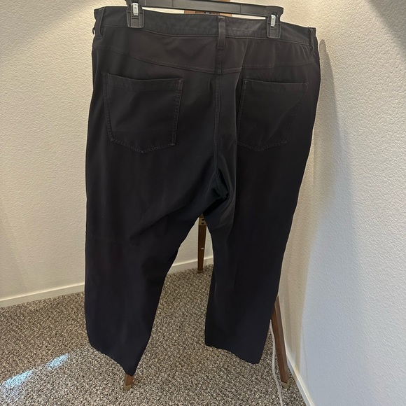 Lululemon Black Men’s Golf Pants 40x32 - Picture 4 of 5